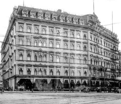 Russell House, Detroit